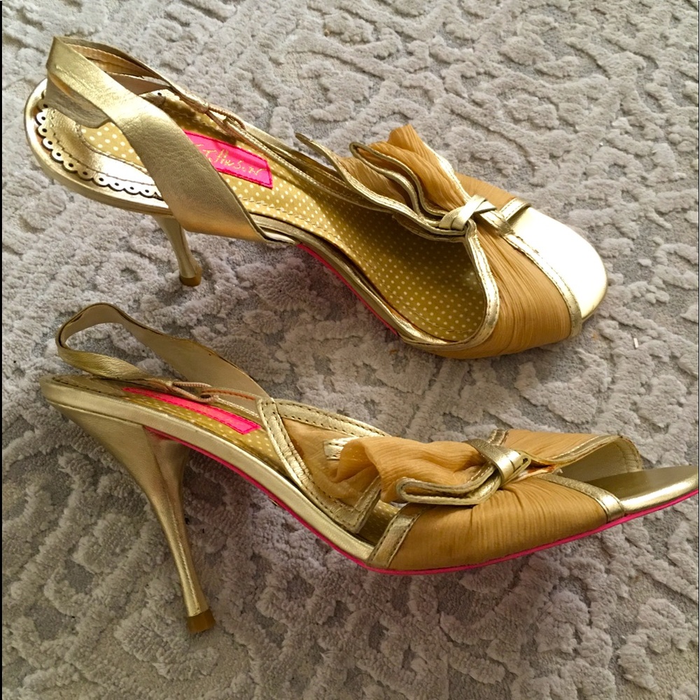 Betsy Johnson Slingback Open Toe Sandal Size 8. 3 inch heel.